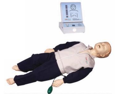 高级儿童复苏模拟人根据五岁儿童的解剖特征和生理特点设计，其核心模块包括模拟人和电子显示屏，可进行儿童心肺复苏训练。